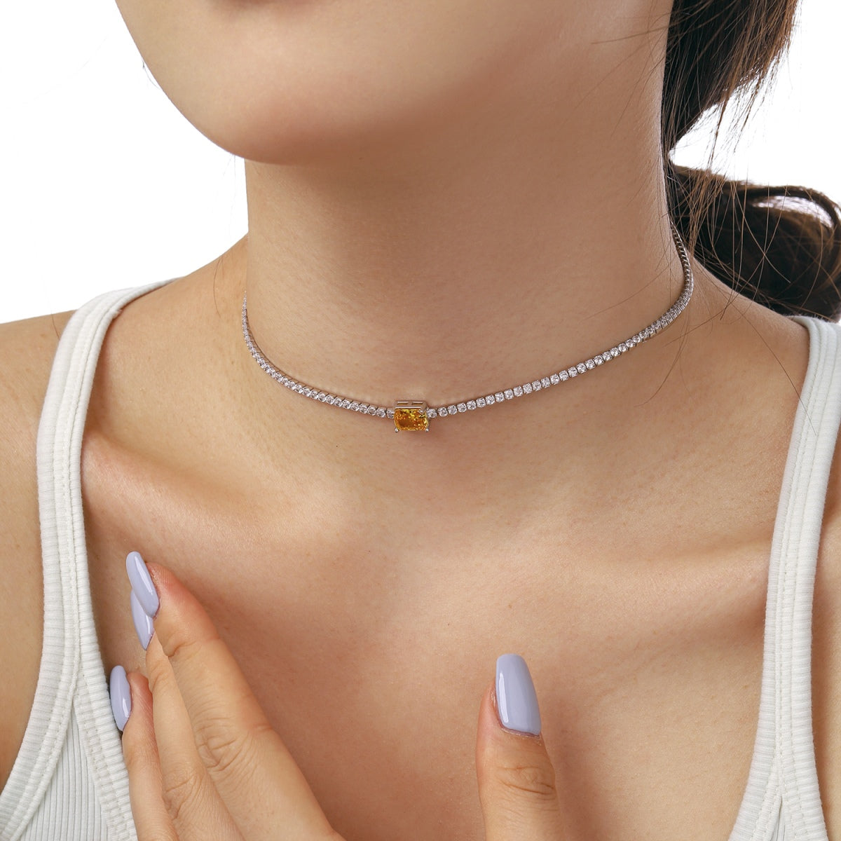 [Goodv]2.0 carat Ornate Emerald Cut Necklace