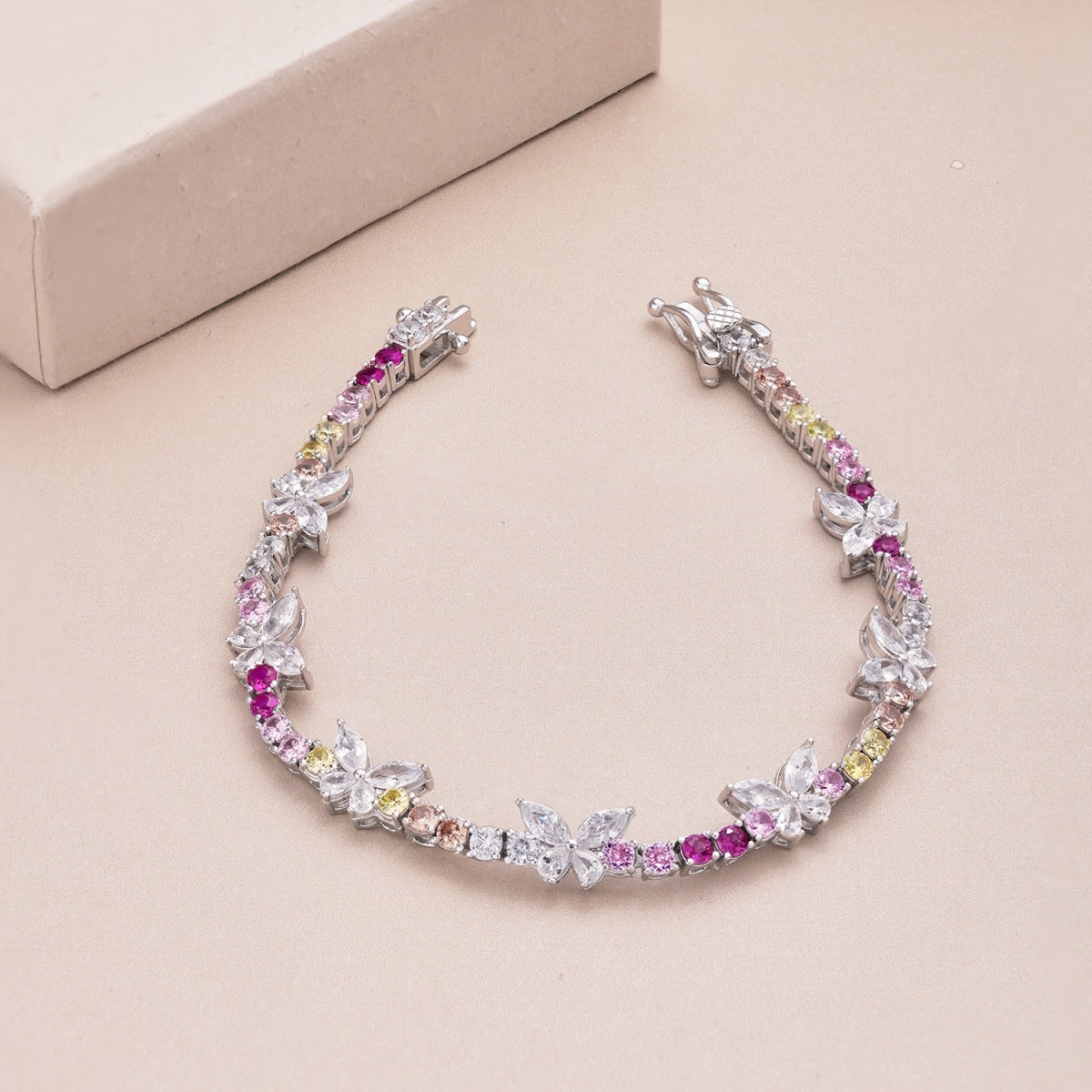 [Goodv]Ornate Colorful Butterfly Shape Round Cut Daily Bracelet