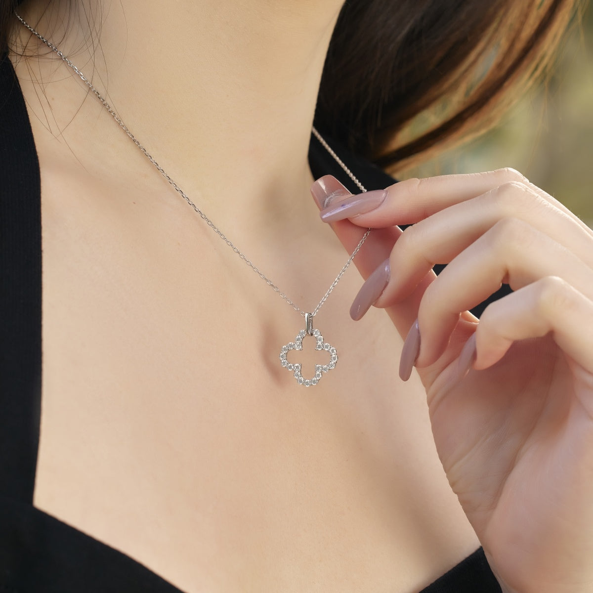 [Goodv]Four-Leaf Clover Hollow Design Exquisite Necklace