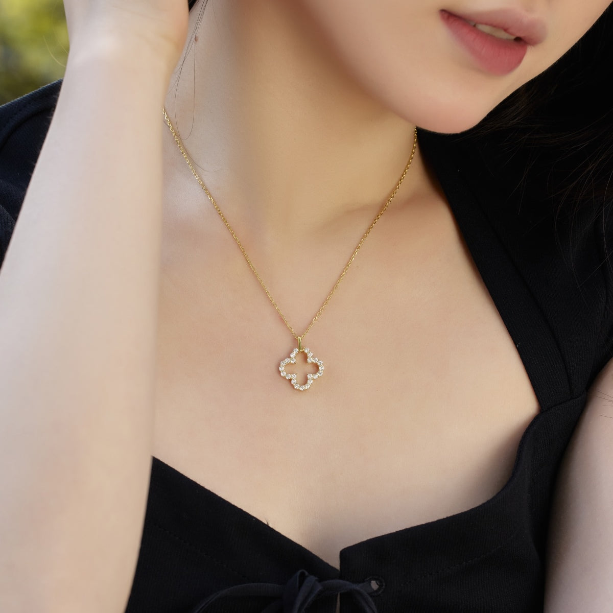 [Goodv]Four-Leaf Clover Hollow Design Exquisite Necklace