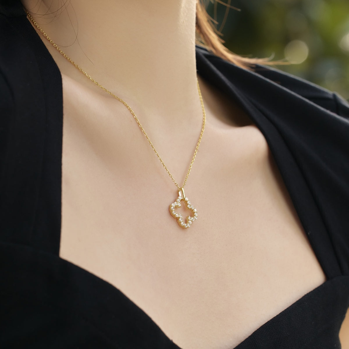 [Goodv]Four-Leaf Clover Hollow Design Exquisite Necklace