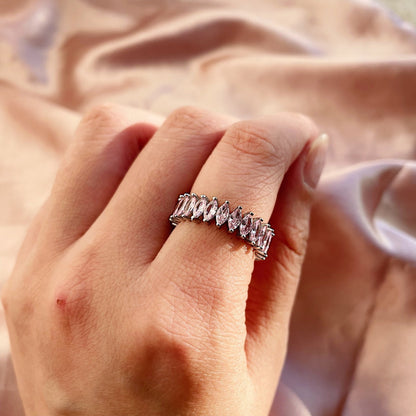 [Goodv]Gorgeous Marquise Cut Tennis Ring