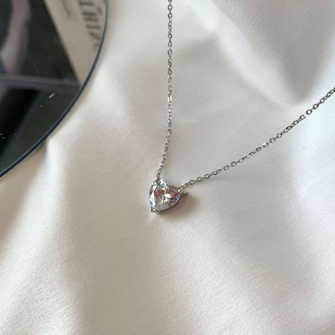 [Goodv]Heart Shape Main Stone Pendant Collarbone Necklace