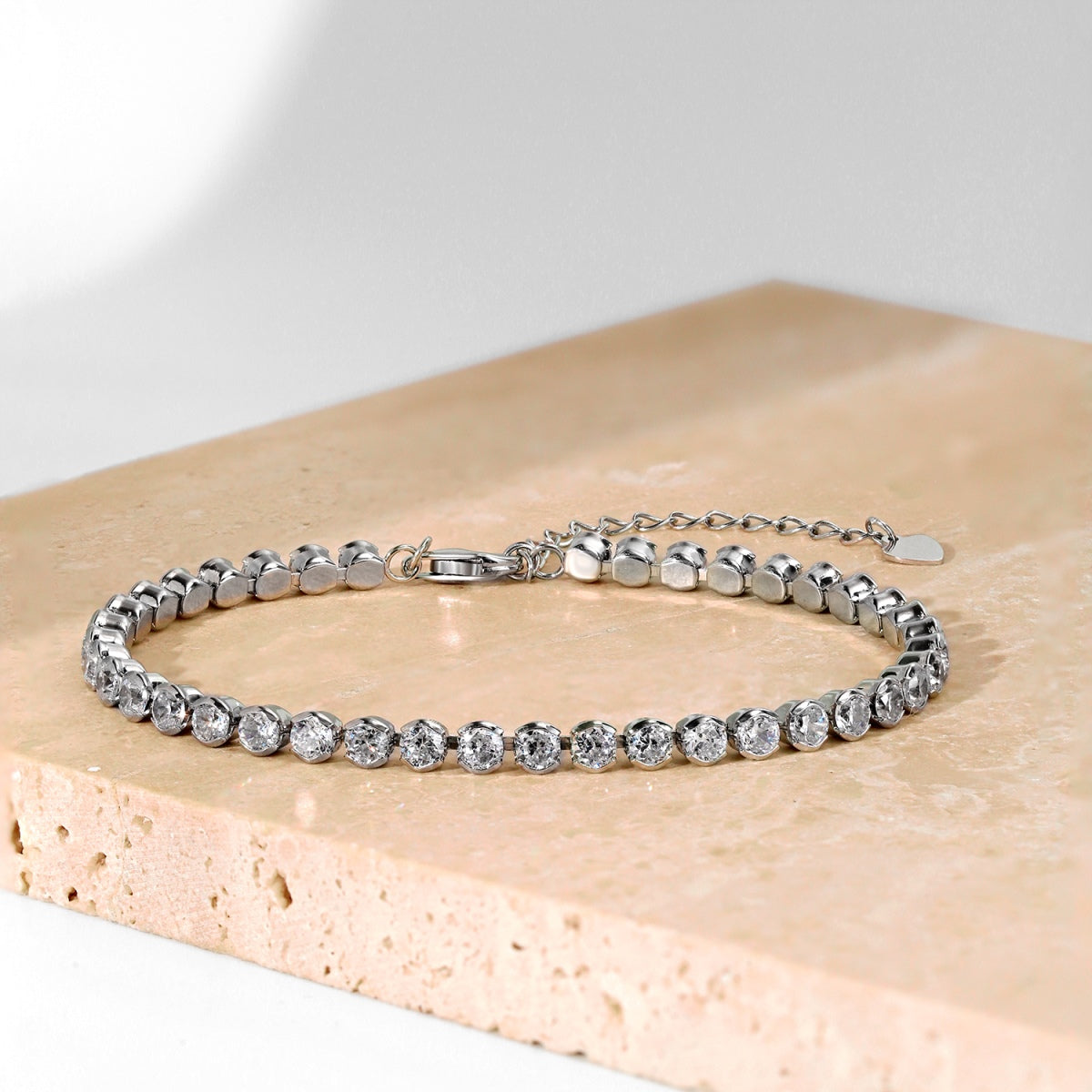 [Goodv]Ornate  Sparkling Round Cut Daily Bracelet