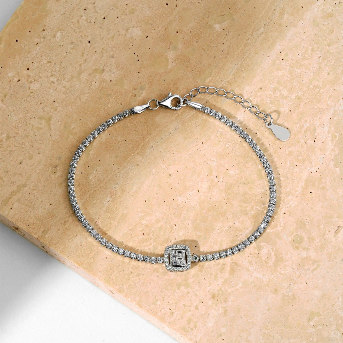 [Goodv]Luxurious Dazzling Square Shape Banquet Bracelet