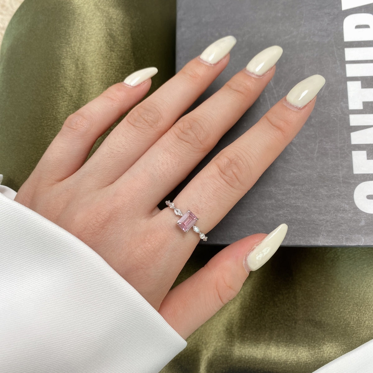 [Goodv]1.0 Carat Dainty Resplendent Radiant Cut Daily Ring