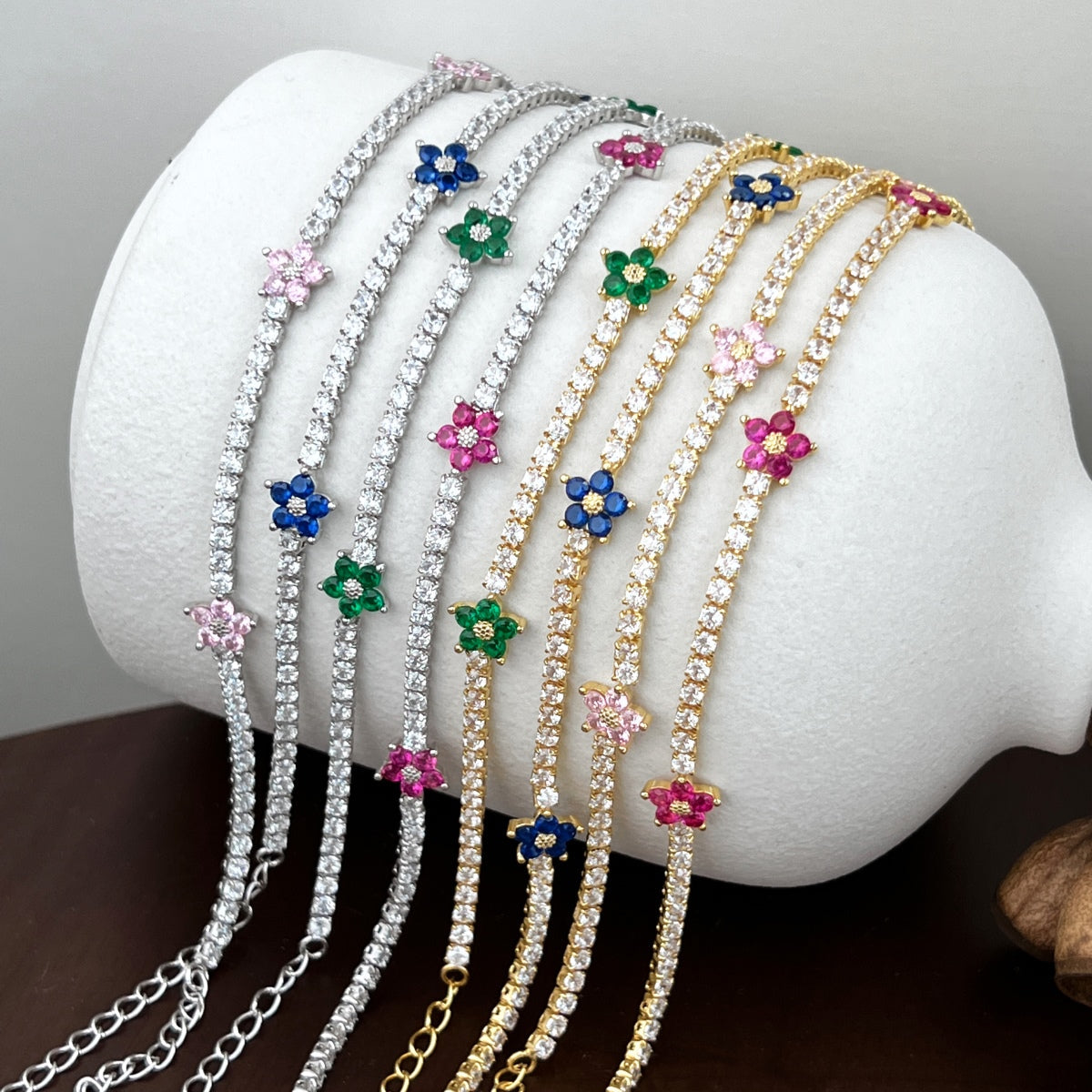 [Goodv]Sparkling Flower Shape Tennis Bracelet