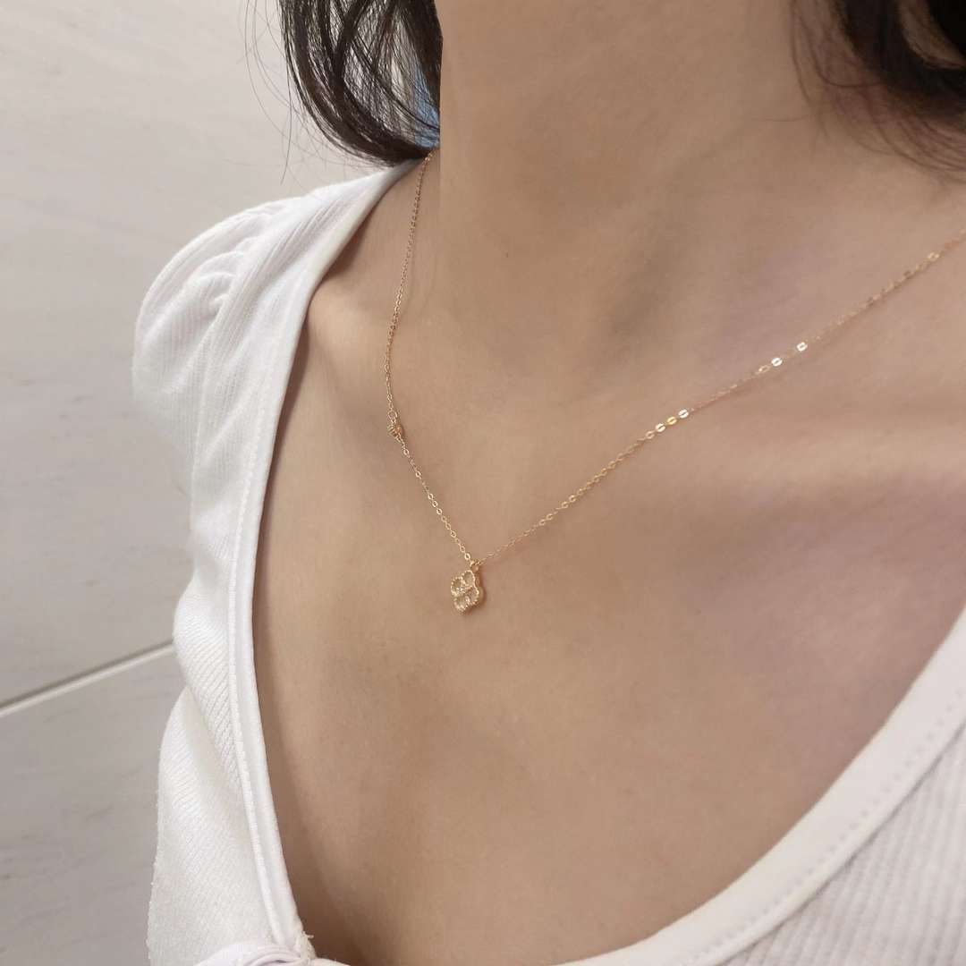 [Goodv]Delicate Flower Shape Necklace