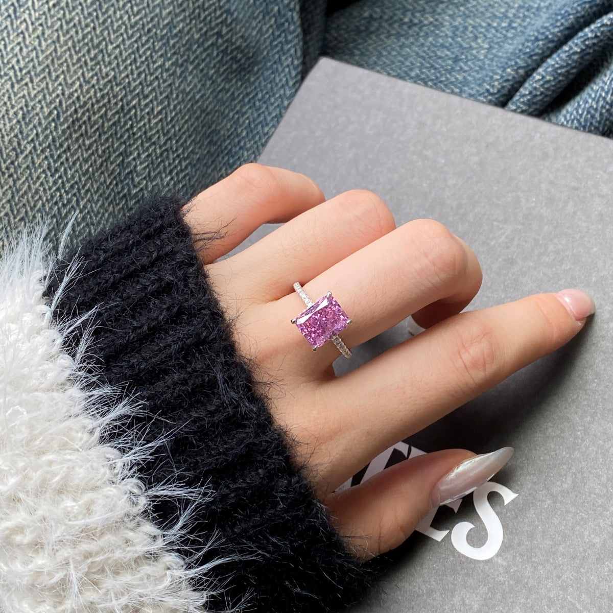 [Goodv]4.0 Carat Luxurious Engagement Ring