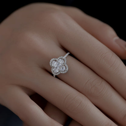 [Goodv]Luxurious Eternity Flower Shape Banquet Ring