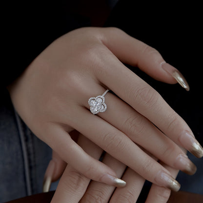 [Goodv]Luxurious Eternity Flower Shape Banquet Ring