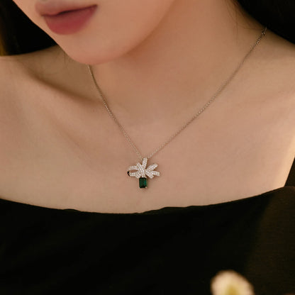 [Goodv]Luxurious Flower Shape Emerald Cut Necklace