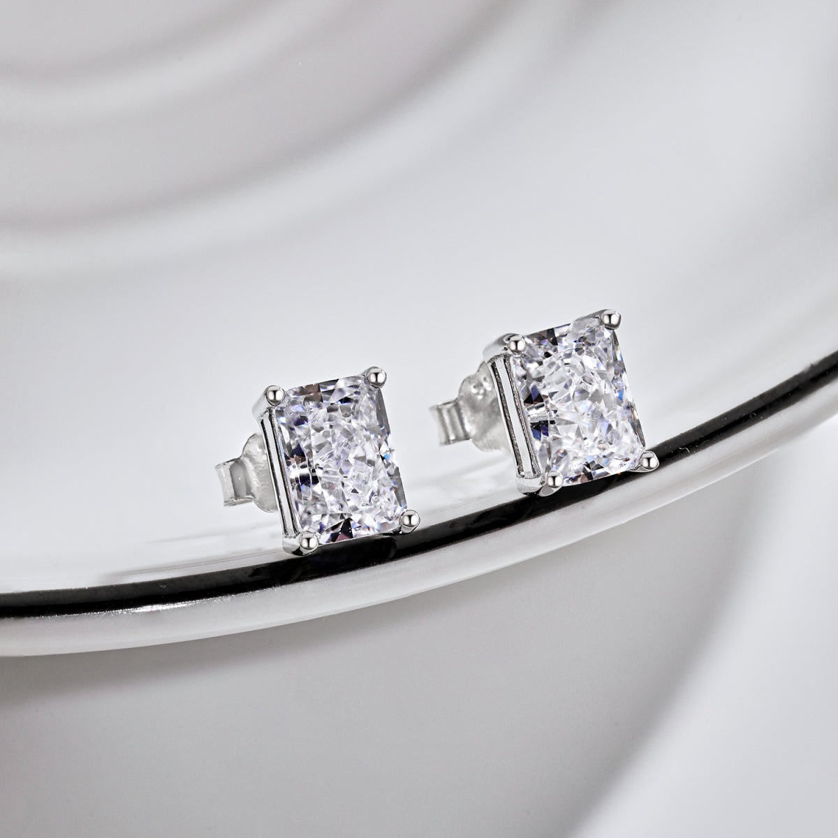 [Goodv]Radiant Luxurious Princess Cut Daily Earrings