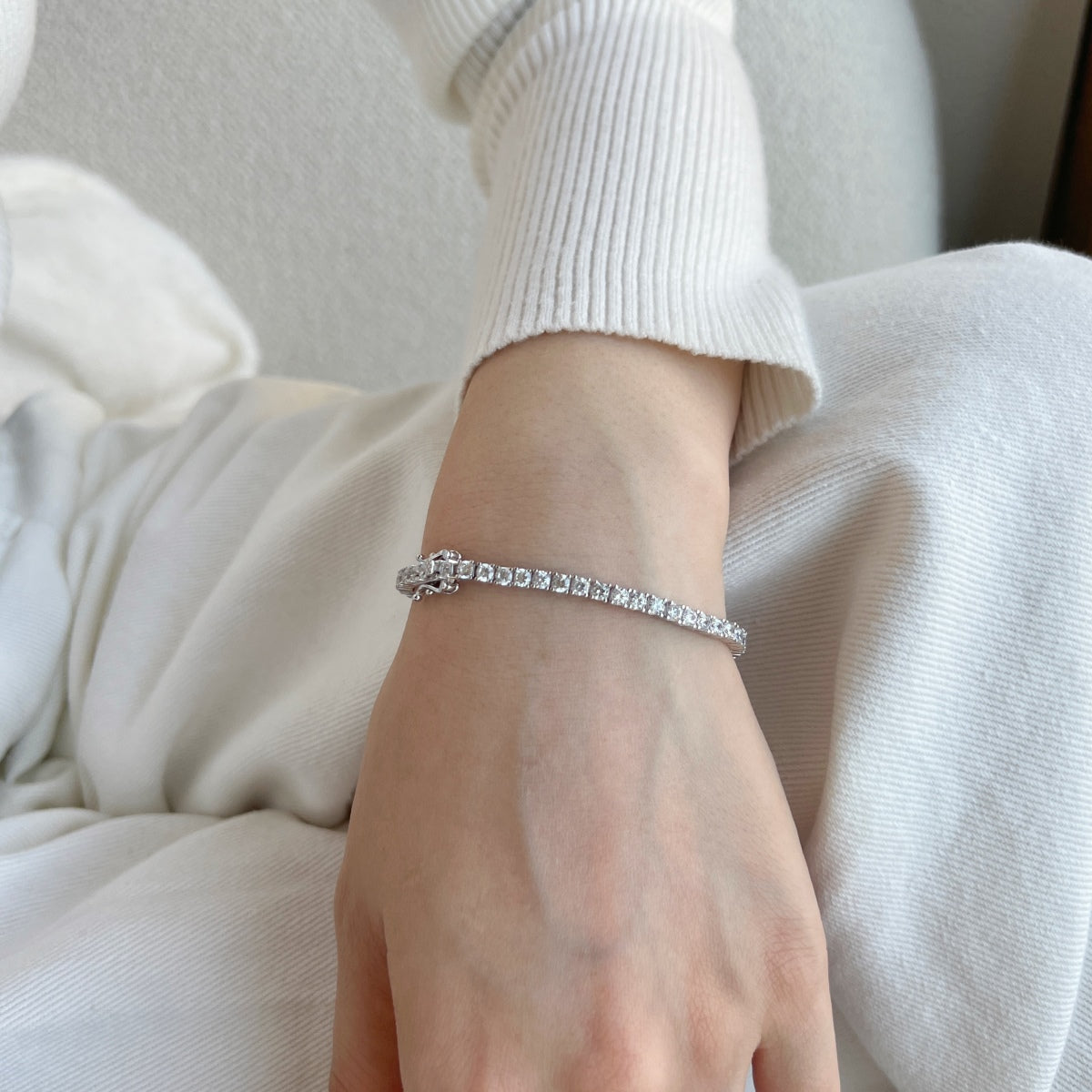 [Goodv]Dainty Charming Round Cut Tennis Bracelet