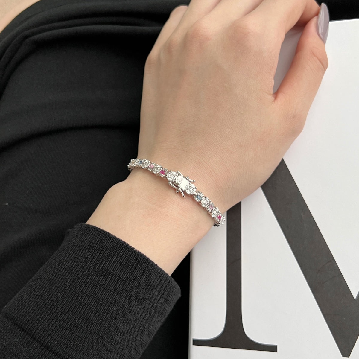 [Goodv]Dazzling Radiant Multi Cut Daily Bracelet