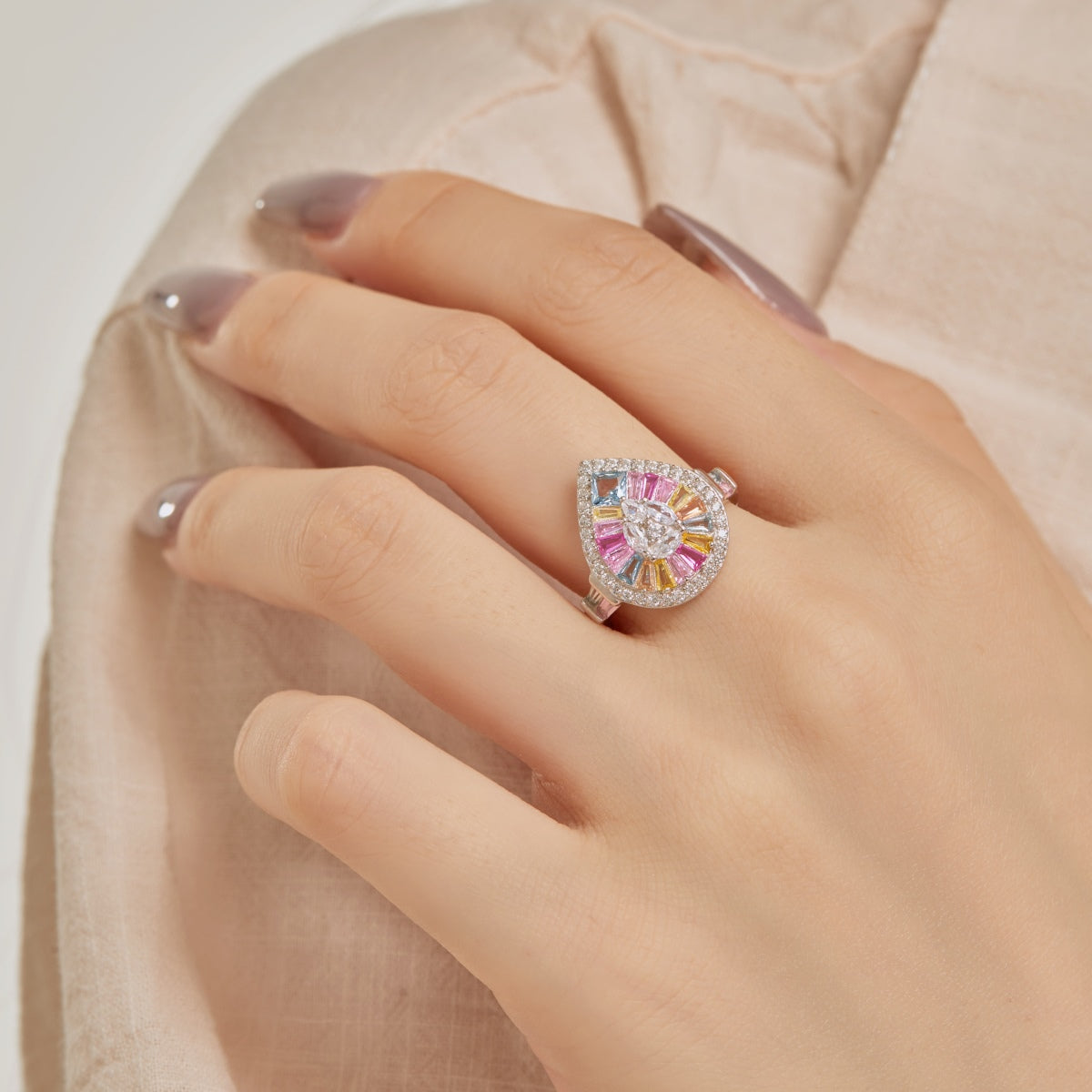 [Goodv]Elegant Colorful Water Drop Shape Banquet Ring