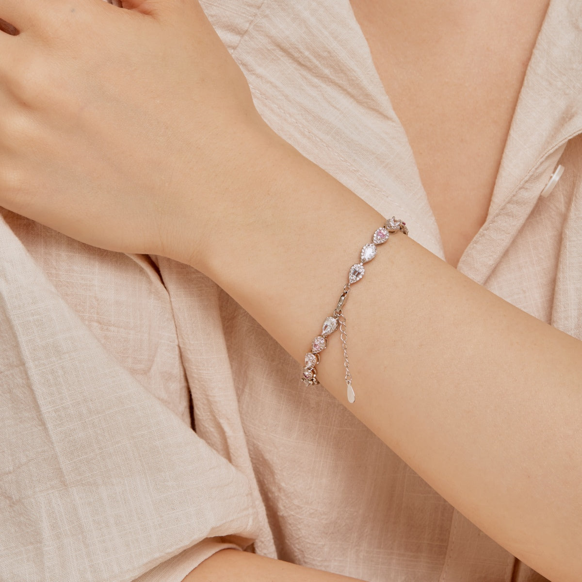 [Goodv]0.25 Carat Radiant Water Drop Shape Daily Bracelet