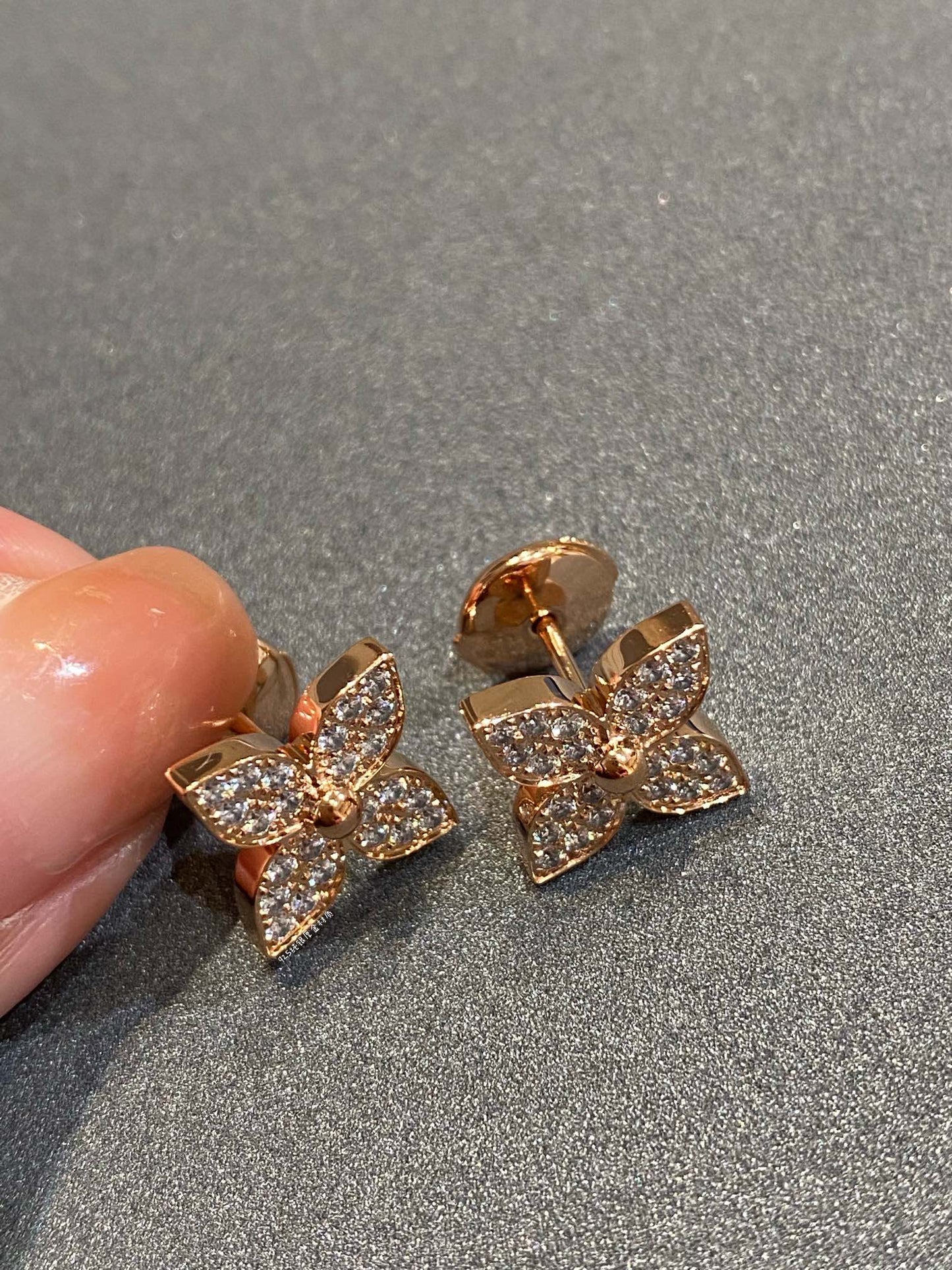 [BIJOUX]BOUCLES D'OREILLES ETOILE DIAMANT