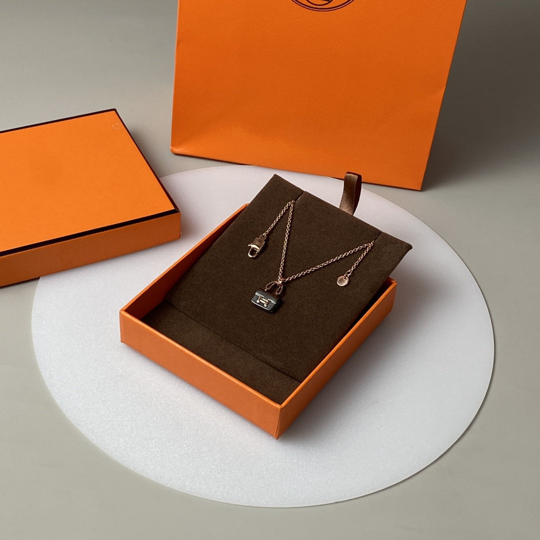 [BIJOUX]CONSTANCE BLACK PEDANT PINK GOLD NECKLACE