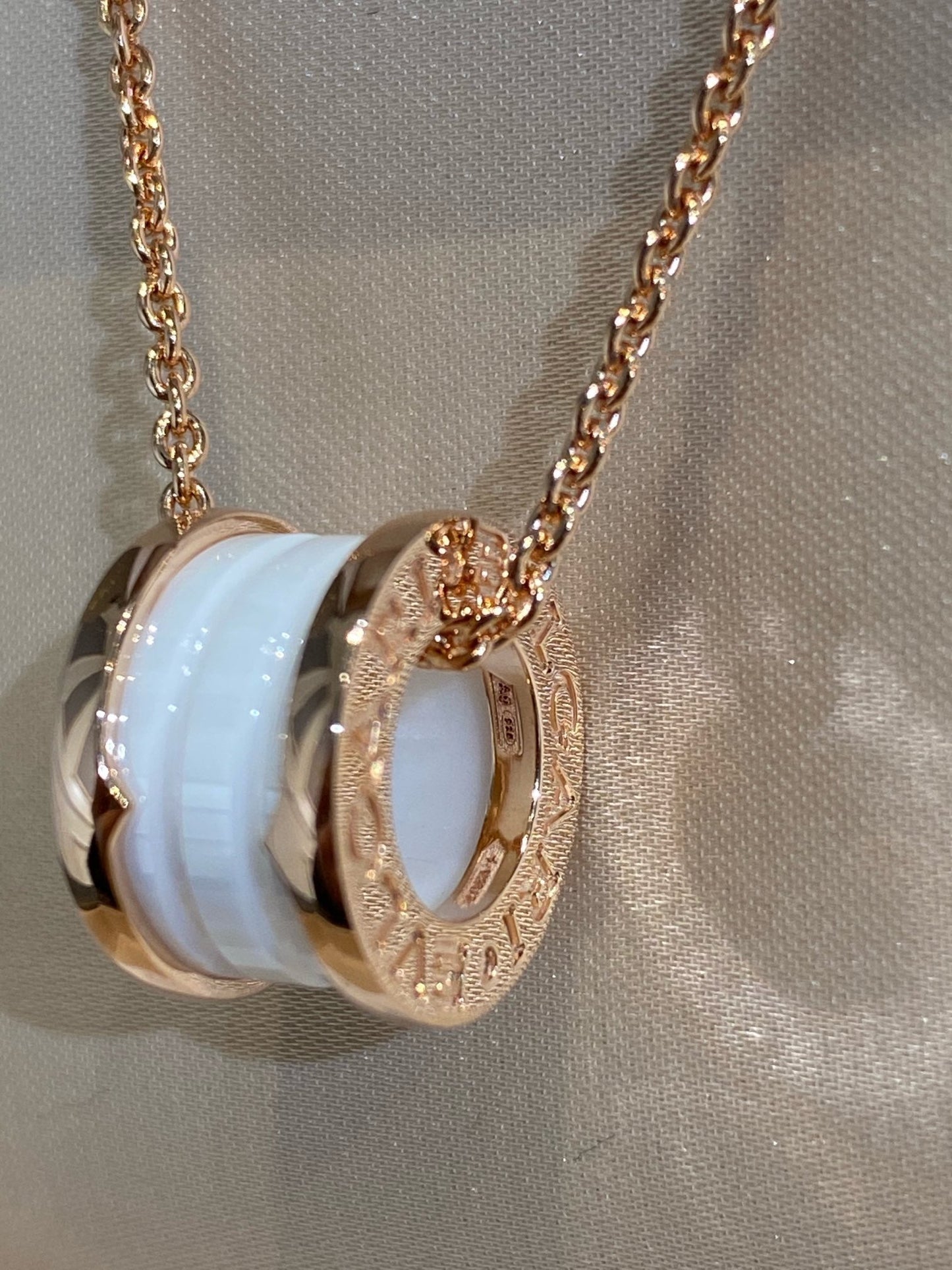 [BIJOUX] COLLIER ZERO 1 EN CÉRAMIQUE BLANCHE ET OR ROSE