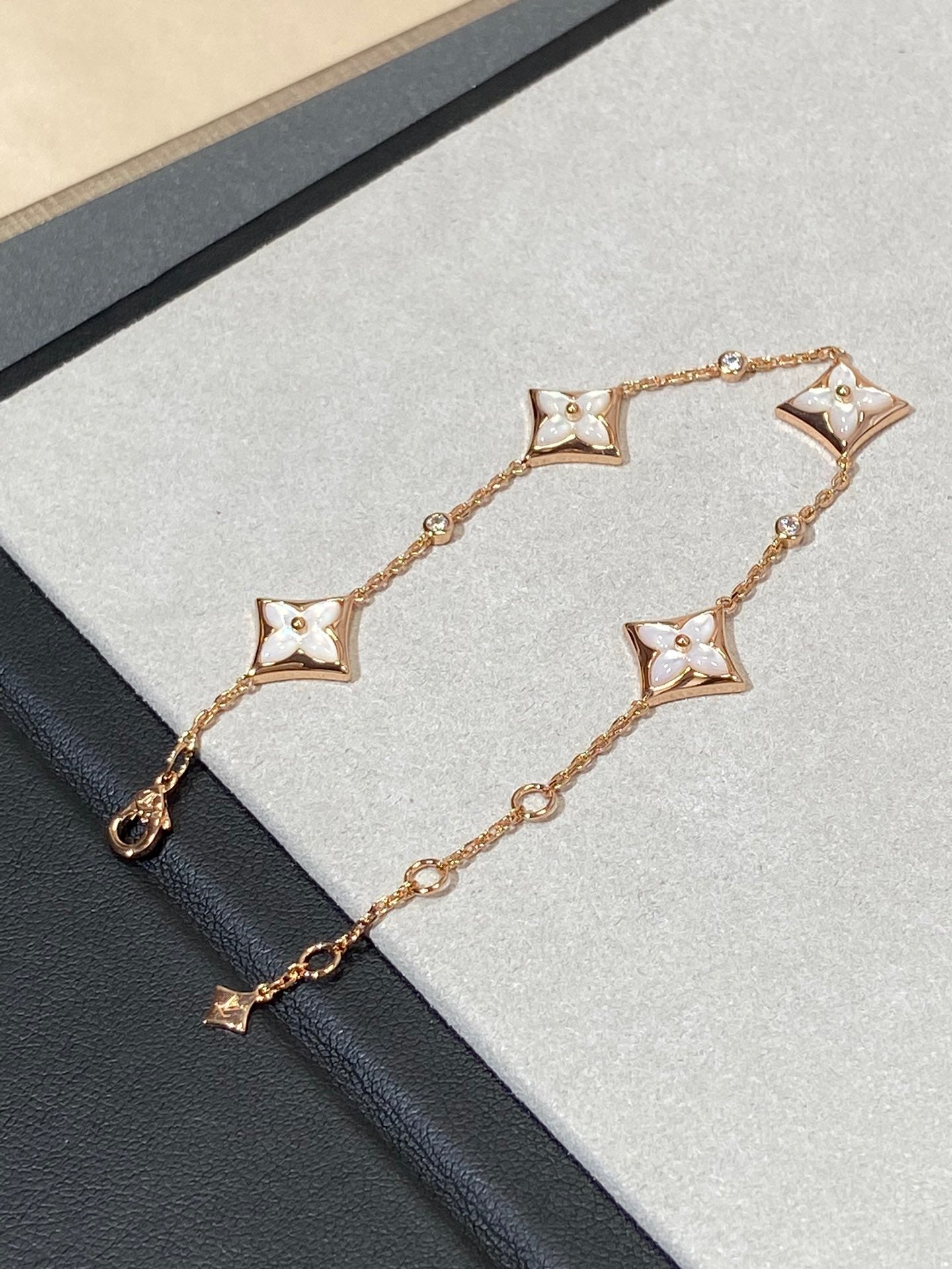 [BIJOUX]STAR 4 MOTIF MOP DIAMOND PINK GOLD BRACELET