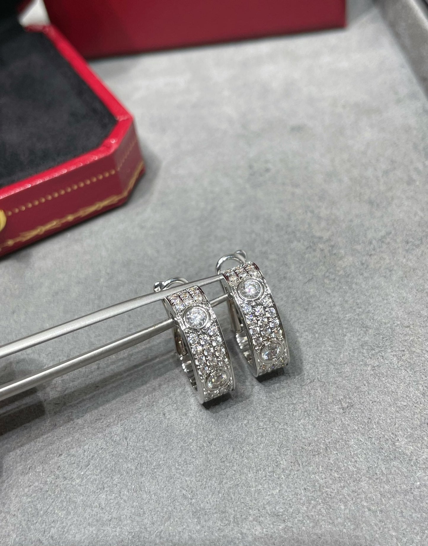 [BIJOUX]LOVE 5.5MM DIAMOND PAVED EARRINGS