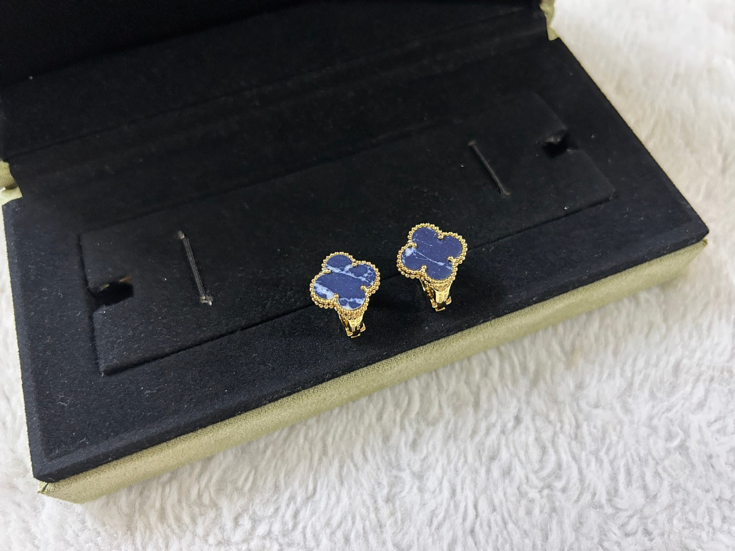[BIJOUX]CLOVER PIETERSITE MEDIUM STUD EARRINGS