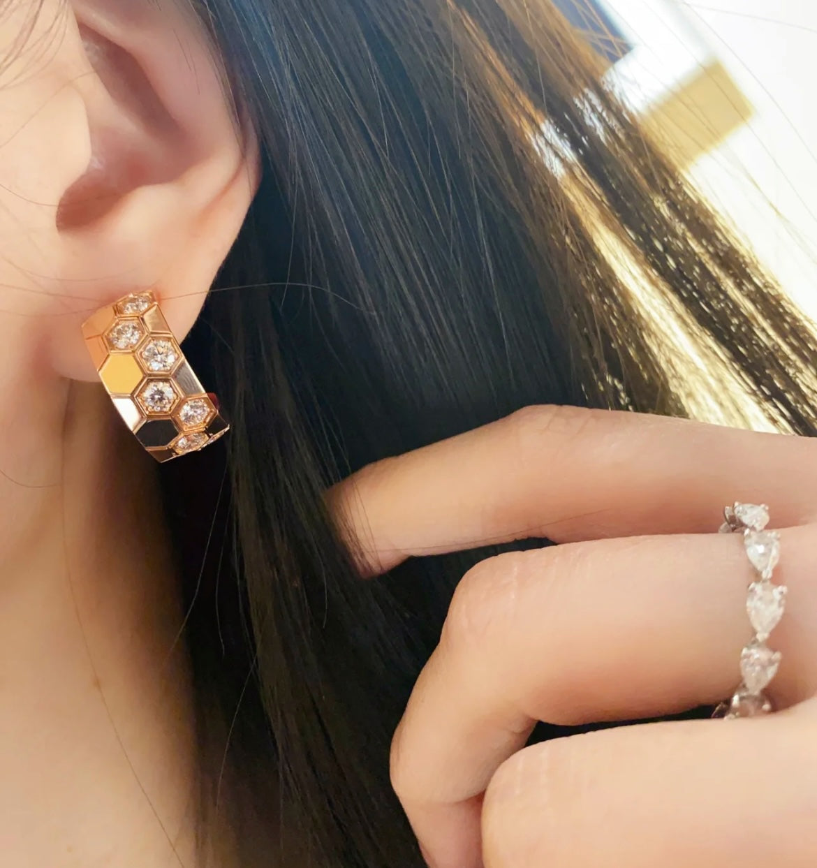 [BIJOUX]BEE LOVE DIAMOND HOOP EARRINGS