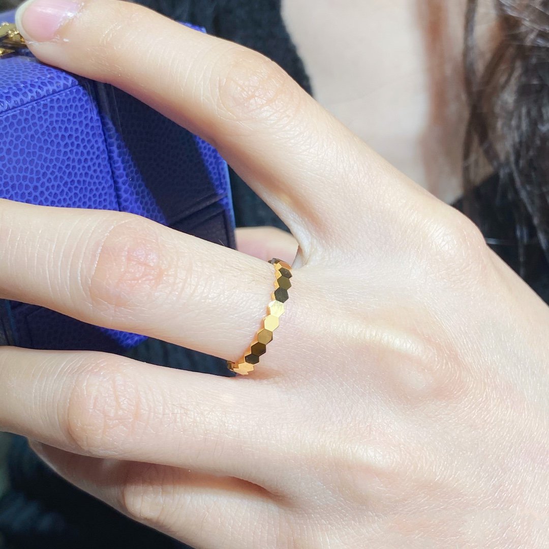 [BIJOUX]BAGUE PETITE ABEILLE AMOUR