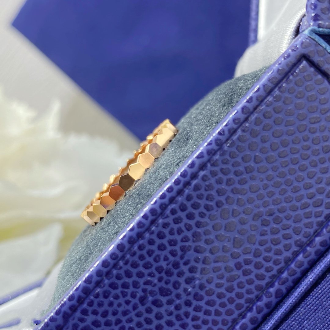 [BIJOUX]BAGUE PETITE ABEILLE AMOUR