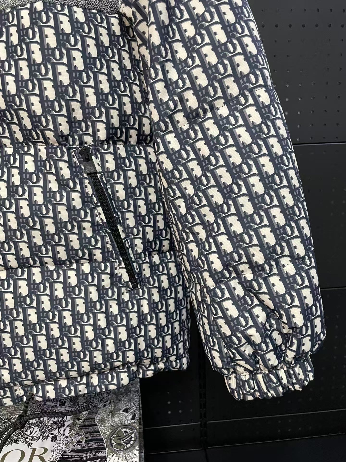 [BIJOUX]VESTE À CAPUCHE RÉVERSIBLE EN COTON IMPRIMÉ ALL-OVER FW21 NOIR