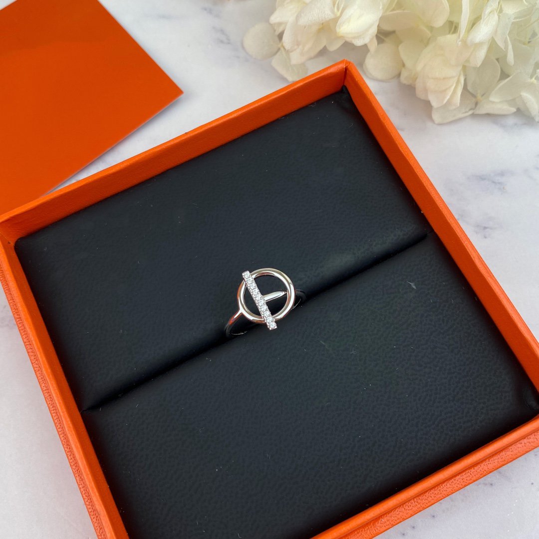 [BIJOUX]エシャペリングダイヤモンド