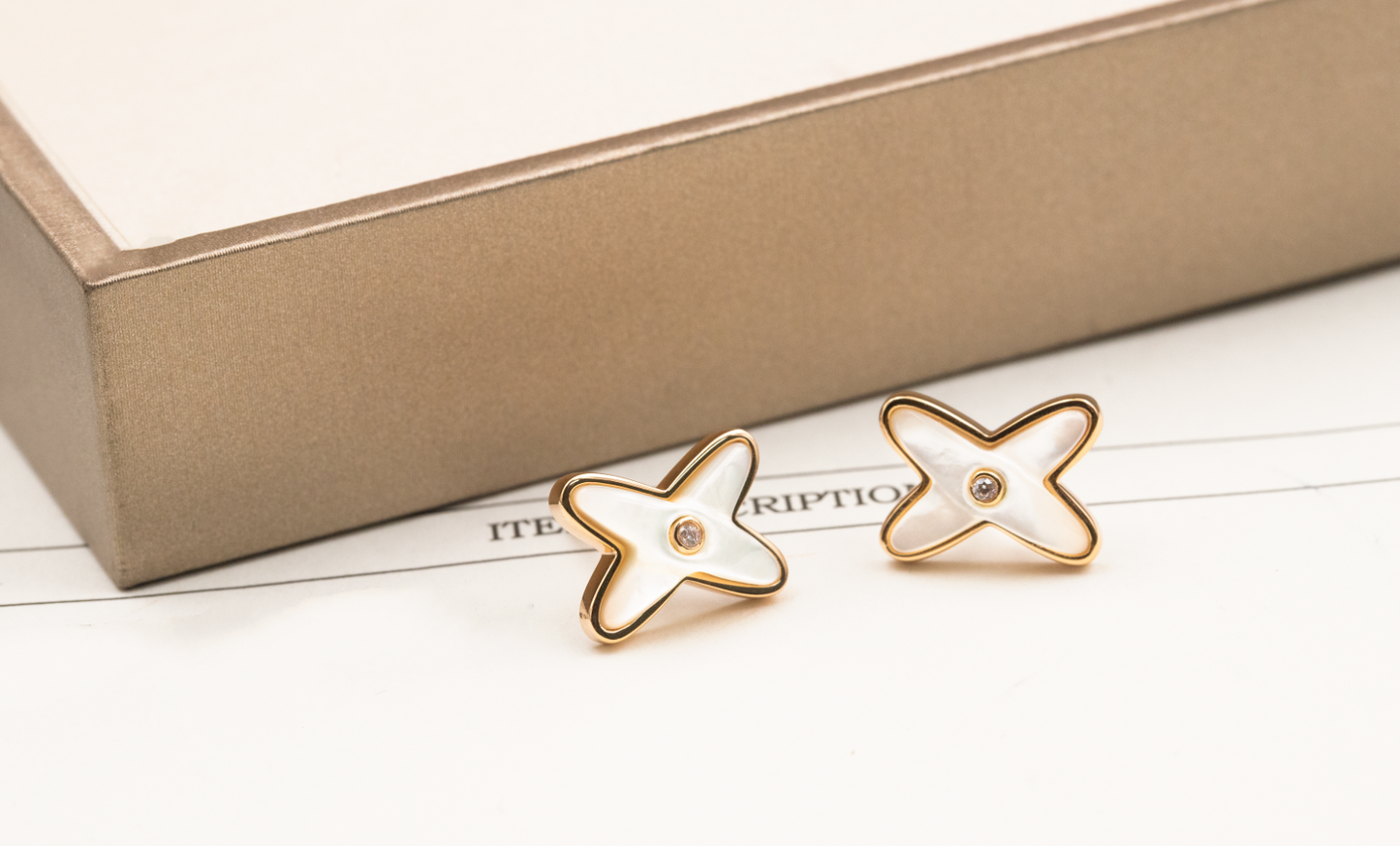 [BIJOUX]JEUX DE WHITE MOP PINK GOLD DIAMOND EARRINGS